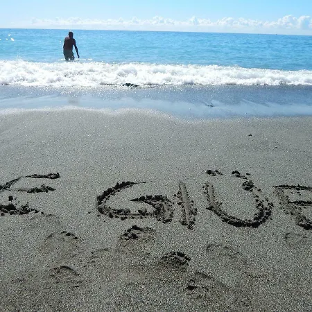 Le Giuee Πανσιόν Γένοβα
